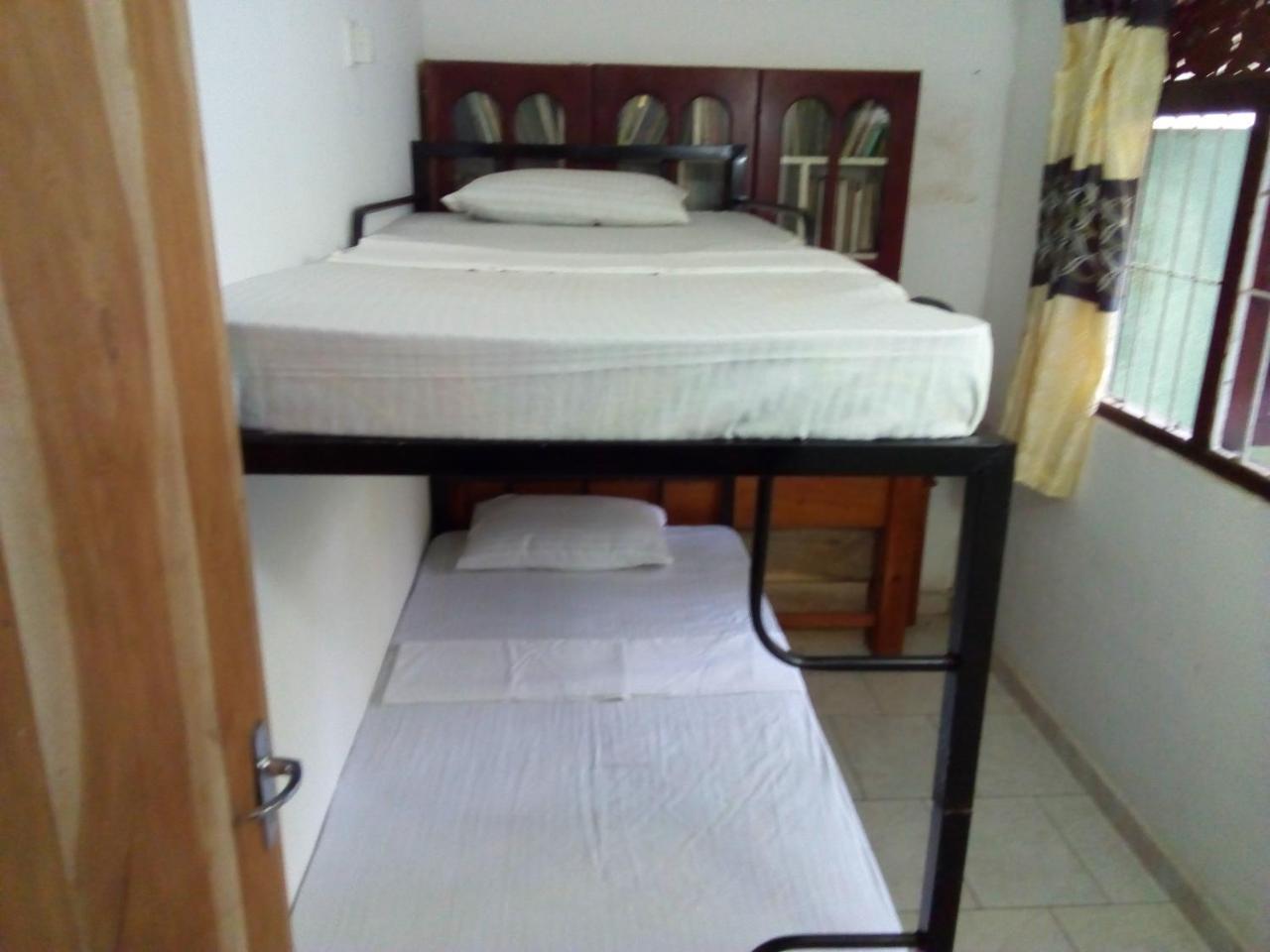 Ceylon Hostel-Galle Унаватуна Экстерьер фото