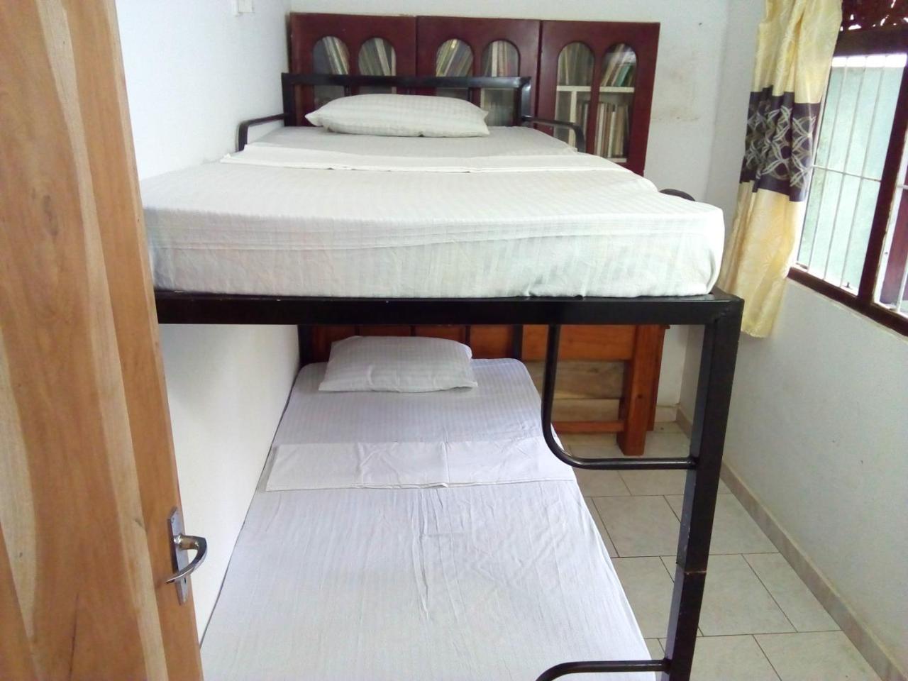 Ceylon Hostel-Galle Унаватуна Экстерьер фото